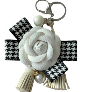 WHITE LEATHER CAMILLA FLOWER W/GINGHAM BOW,TASSELS & PEARLS KEYCHAIN PURSE CHARM